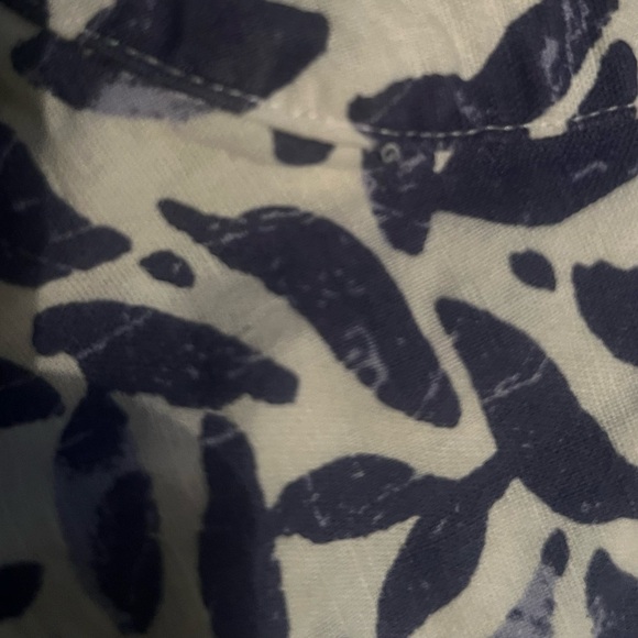 Denver Hayes Blue and White Abstract Blouse - Picture 4 of 5